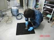 カビ取り作業中2